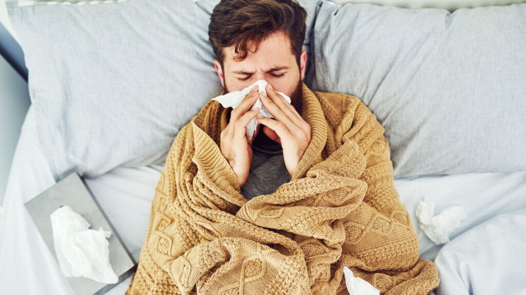 Estudo indica resistência a antivirais comuns. (Foto: Getty Images via Canva)