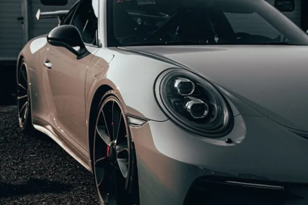 Carros autônomos podem conversar em uma rede social para compartilharem informações de direção