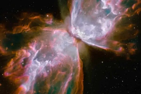 Nebulosa da Borboleta mostra sinais da formação de planetas.