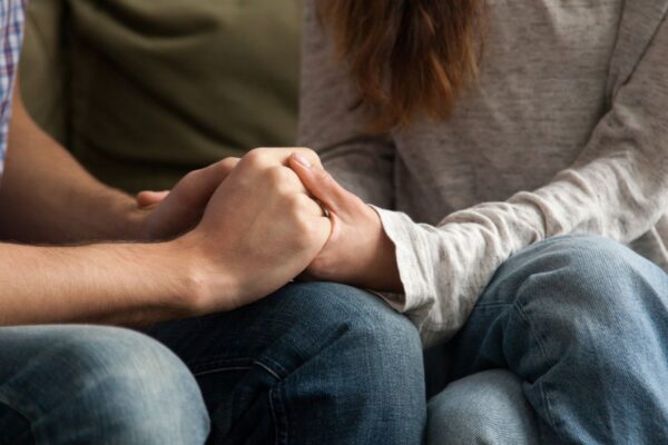 Estudo mostra que casais dividem diagnósticos mentais. (Getty / Canva Pro)