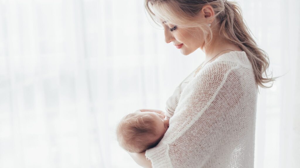Células imunológicas aumentam com a amamentação. (Foto: Alena Ozerova via Canva)
