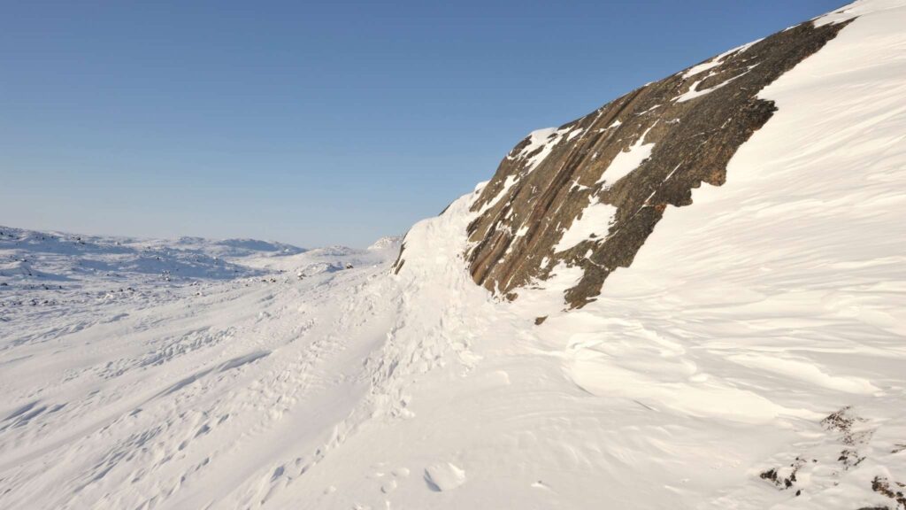 Solo congelado do Ártico pode acelerar um ponto sem retorno climático (Crédito: Getty Images/ Canva Pro)