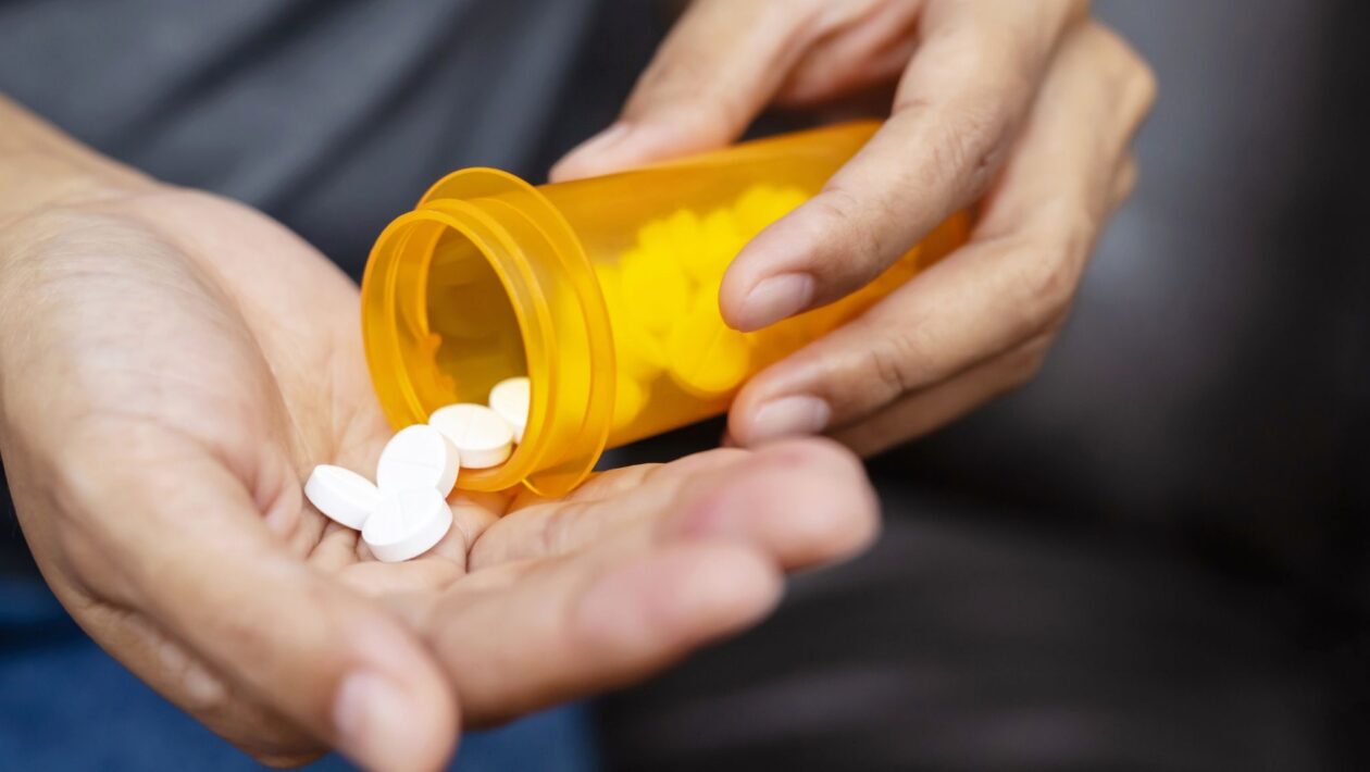 Escassez de Rivotril exige atenção ao acompanhamento médico. (Foto: Rattanakun / Canva Pro)