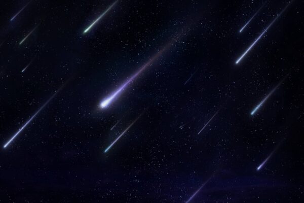 Oriônidas iluminam o céu: veja até 20 meteoros por hora! (Crédito: Getty Images/ Canva Pro)
