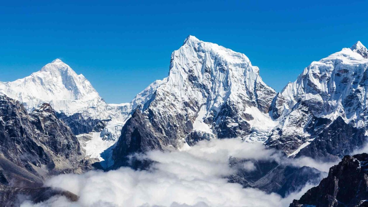 Estrutura oculta sob o Himalaia redefine a geologia continental (Crédito: Getty Images/ Canva Pro)