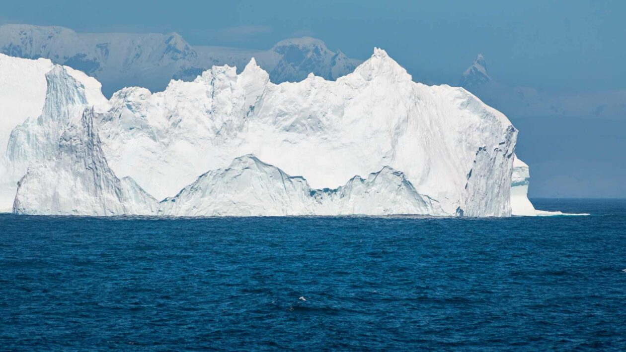 Vazamentos de metano na Antártida podem acelerar aquecimento global (Crédito: Getty Images/ Canva Pro)