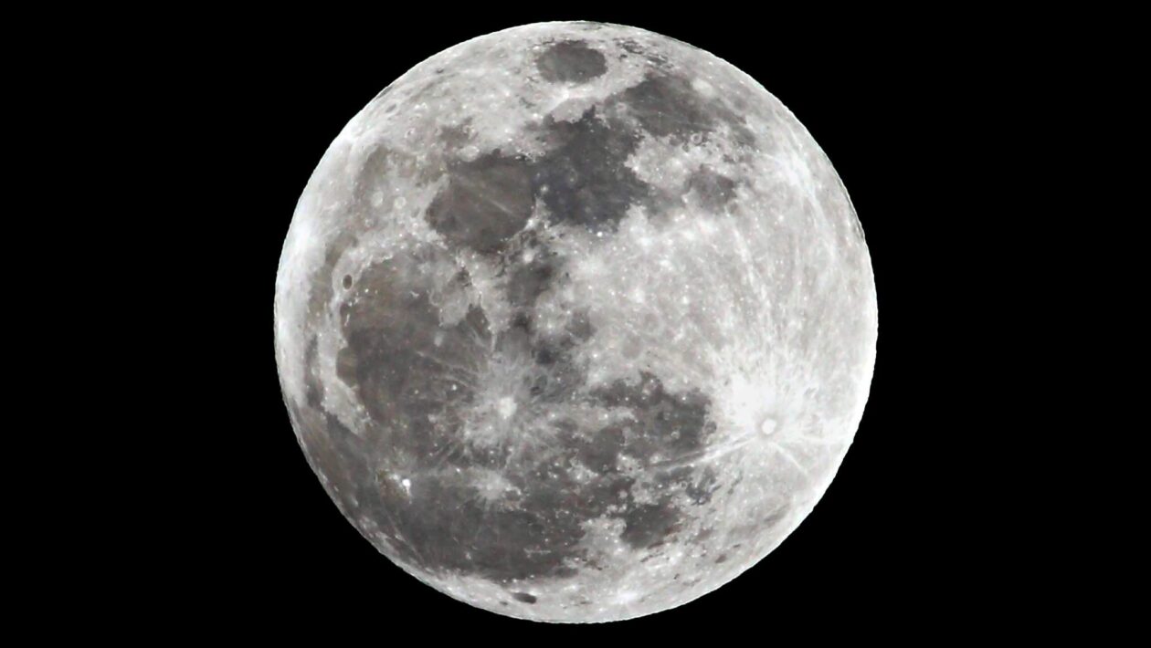 NASA prepara missão Artemis 2, primeiro voo tripulado à Lua desde 1972 (Imagem: Getty Images/ Canva Pro)