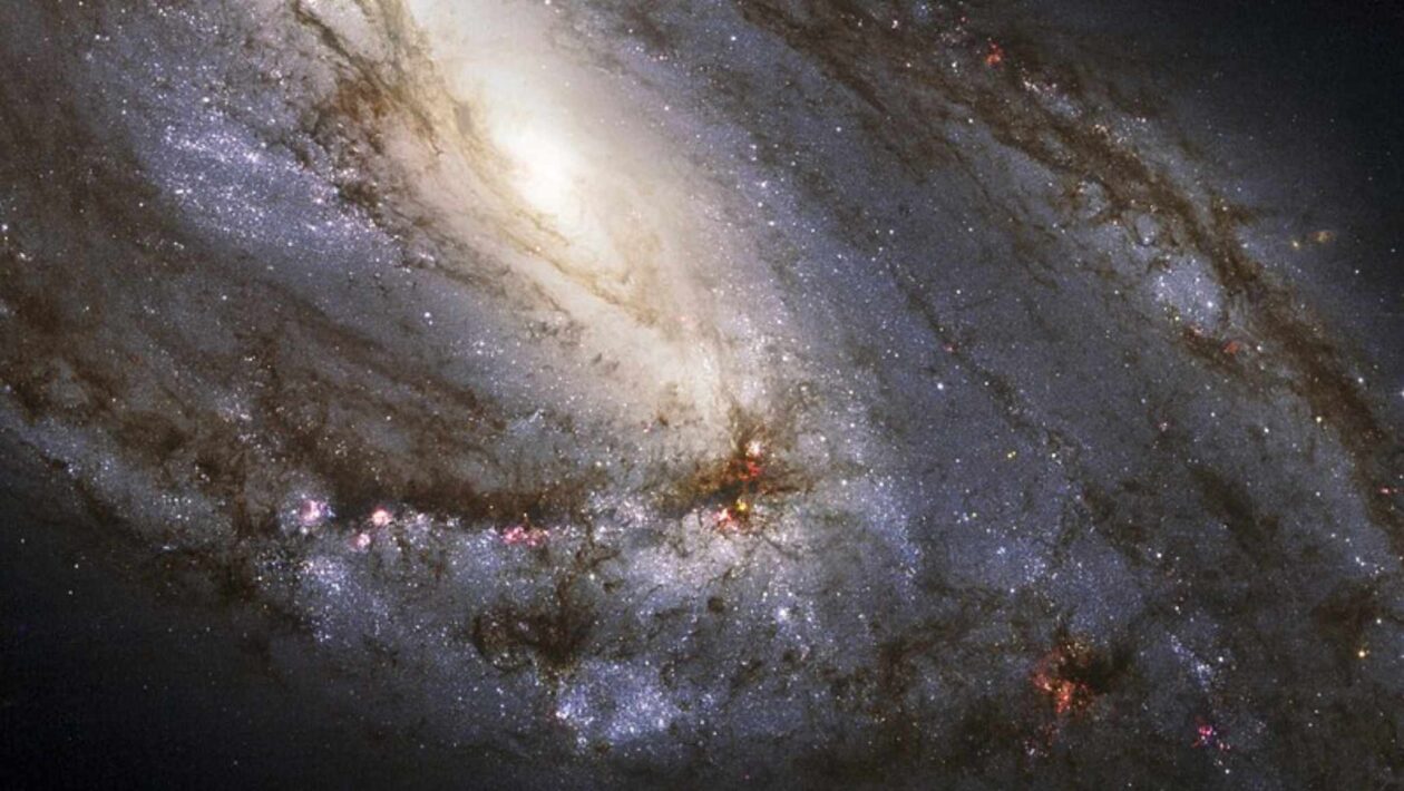 Trilha de gás e poeira indica passagem de objeto massivo cósmico (Imagem: NASA, ESA and the Hubble Heritage)