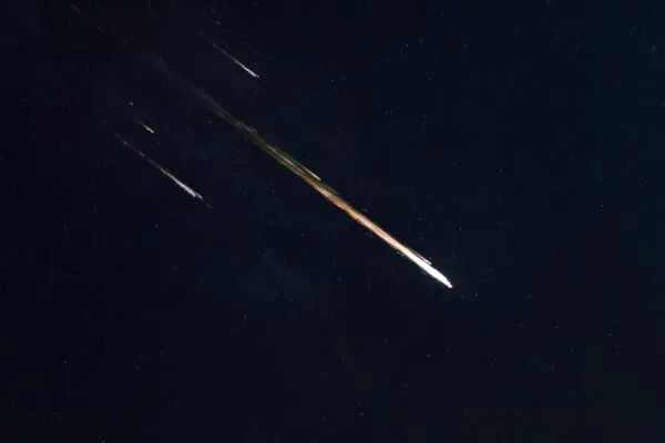 Orionídeas iluminam o céu do Brasil com até 20 meteoros por hora (Imagem: Getty Images/ Canva Pro)