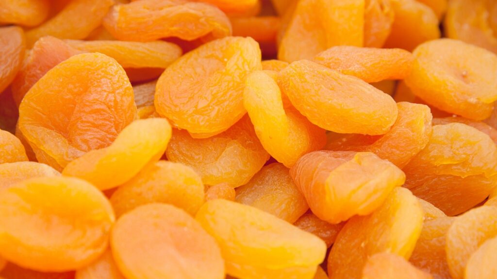 Rico em fibras, ajuda a digestão e saúde intestinal. (Foto: Getty Images via Canva)