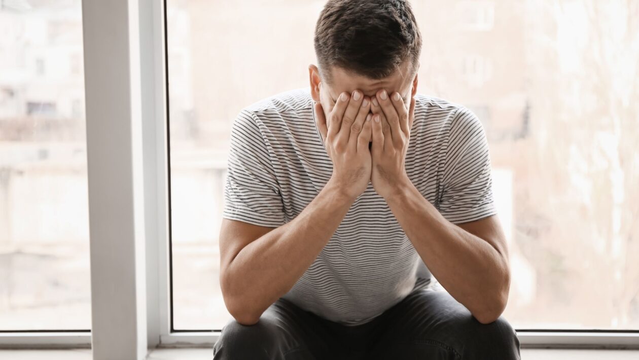 Ferramenta online ajuda a detectar sinais de depressão. (Foto: Pixelshot via Canva)