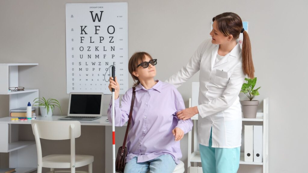 Avanço biotecnológico permite enxergar letras novamente. (Foto: Pixelshot via Canva)