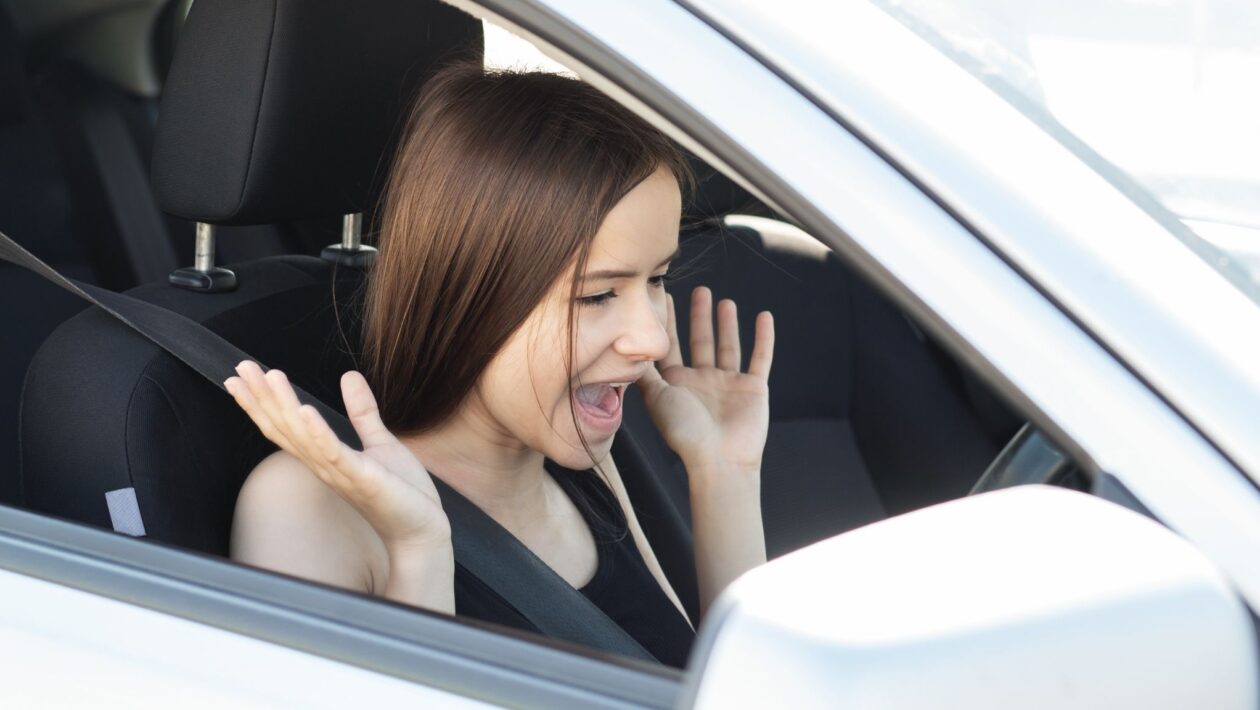 Aulas especiais ajudam motoristas a vencer o medo de dirigir. (Foto: Getty Images via Canva)