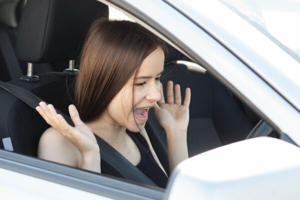 Aulas especiais ajudam motoristas a vencer o medo de dirigir. (Foto: Getty Images via Canva)