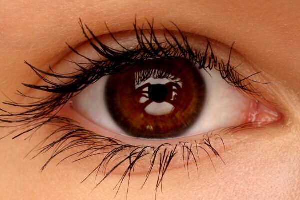 Consumo de metanol afeta diretamente a visão humana. (Foto: Getty Images / Canva Pro)