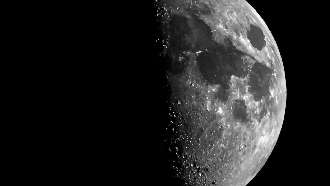 China encontra meteorito raro e molhado no lado oculto da Lua (Imagem: Gerada por IA/ Canva Pro)