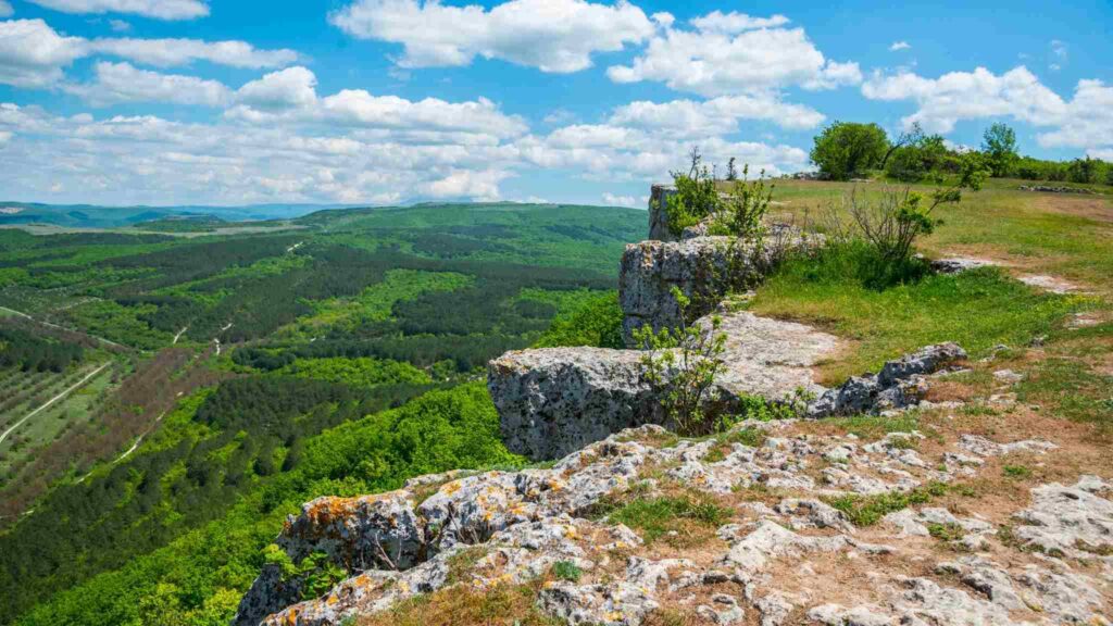 Descoberta na Península da Crimeia lança luz sobre neandertais (Imagem: Getty Images/ Canva Pro)