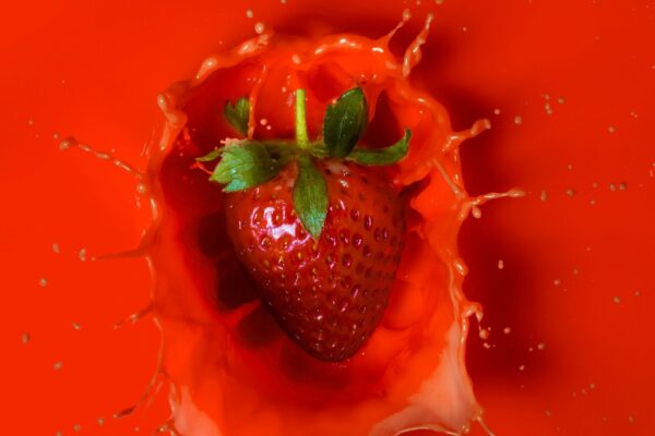Vitamina C do morango fortalece a imunidade. (Foto: Getty Images via Canva)