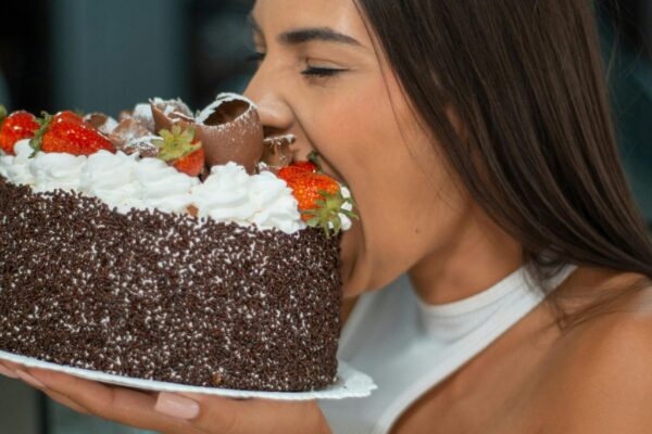 Excesso de açúcar pode causar gordura no fígado. (Foto: Pexels via Canva)