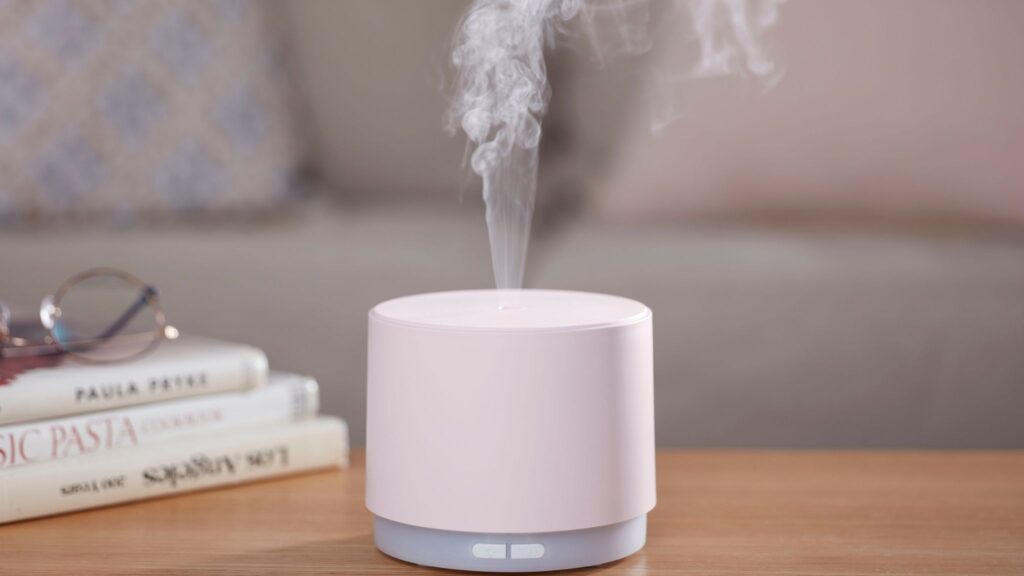 Difusor de lavanda dispersa aroma e reduz ansiedade. (Foto: Aflo Images via Canva)