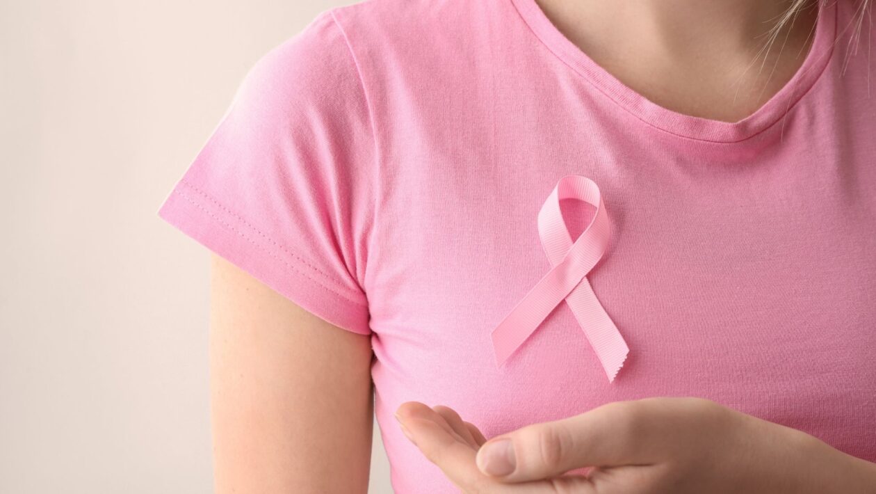 Cirurgia devolve autoestima e bem-estar às mulheres. (Foto: Pixelshot via Canva)