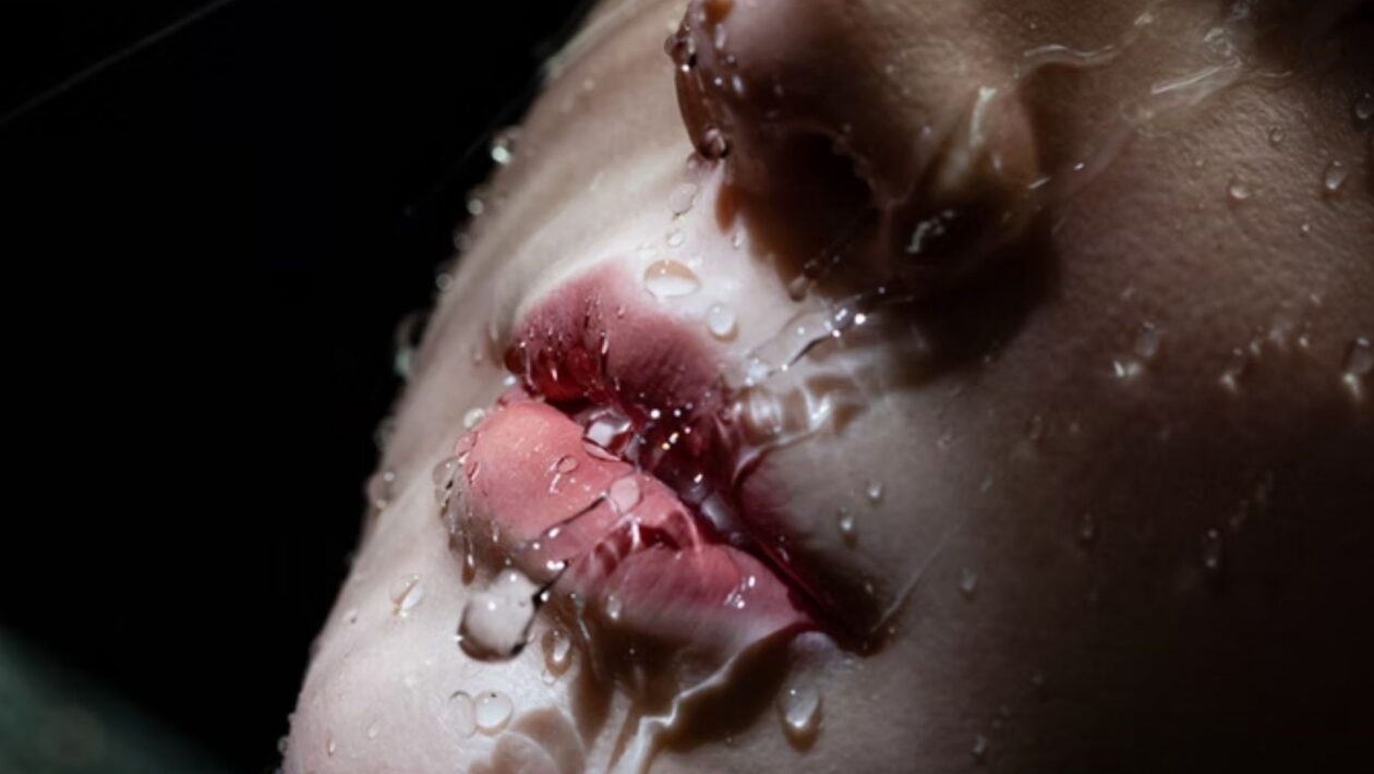 Robô Elf V1 reproduz expressões humanas com precisão surpreendente (Imagem: Divulgação/AheadForm)