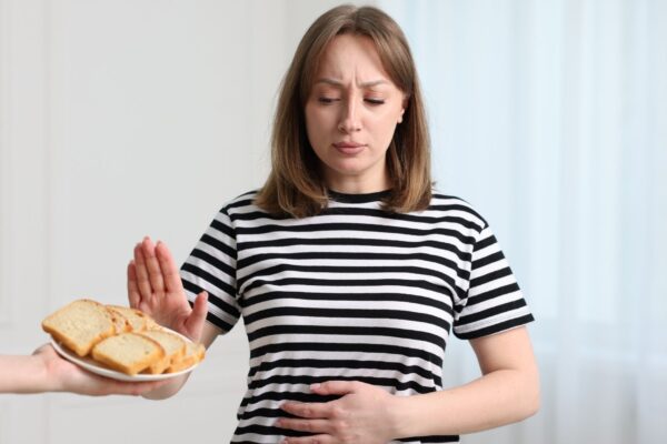 Mulheres são mais propensas à sensibilidade ao trigo. (Foto: Africa Images via Canva)