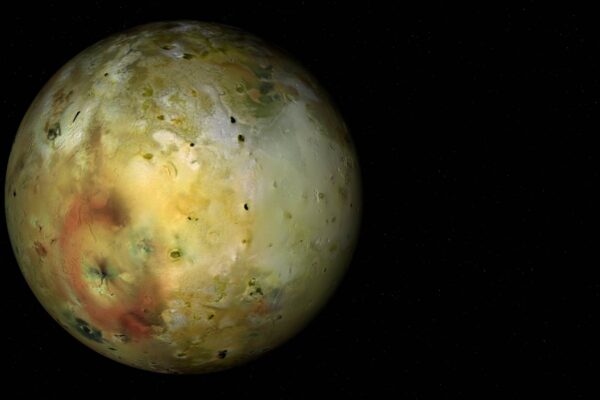 Atividade vulcânica extrema transforma a atmosfera de Io, diz estudo (Imagem: Getty Images/ Canva Pro)