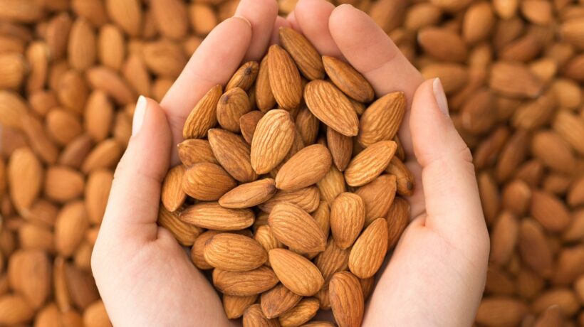 Amêndoas ajudam a reduzir o colesterol ruim (LDL). (Foto: Getty Images via Canva)