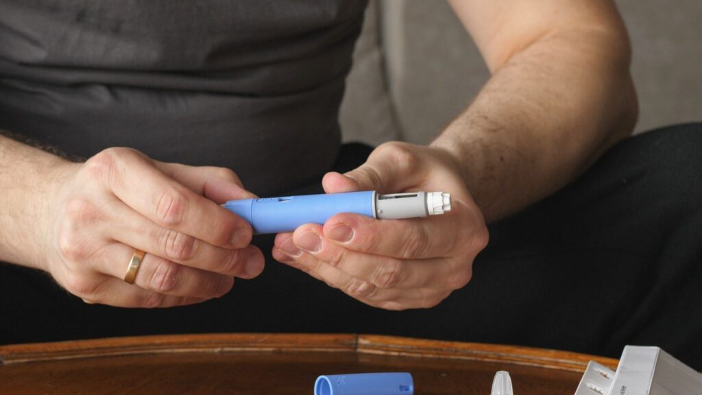 Automedicação com Ozempic e similares preocupa especialistas. (Foto: Getty Images via Canva)