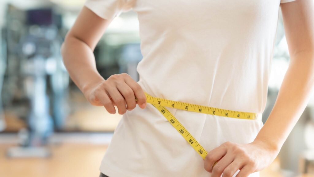 Descubra os mecanismos cerebrais que dificultam o emagrecimento. (Imagem: Shisuka/ Canva Pro)
