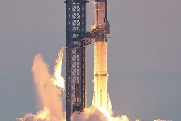 Explosão atinge nova versão da Starship