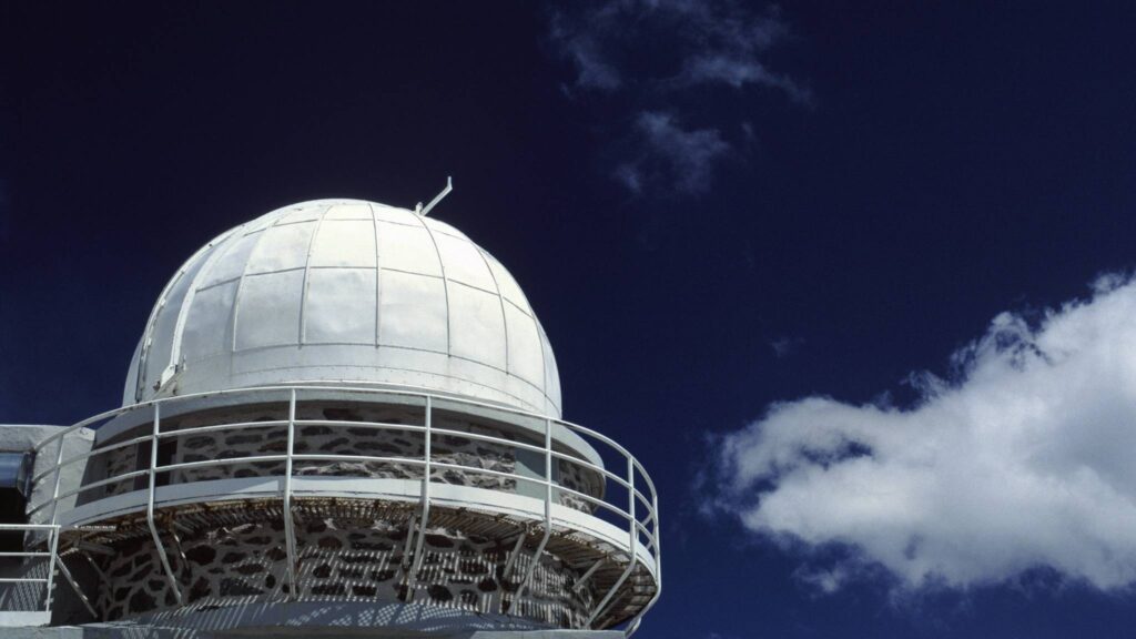 GRAVITY+ revoluciona interferometria e revela segredos do cosmos (Imagem: Getty Images/ Canva Pro)
