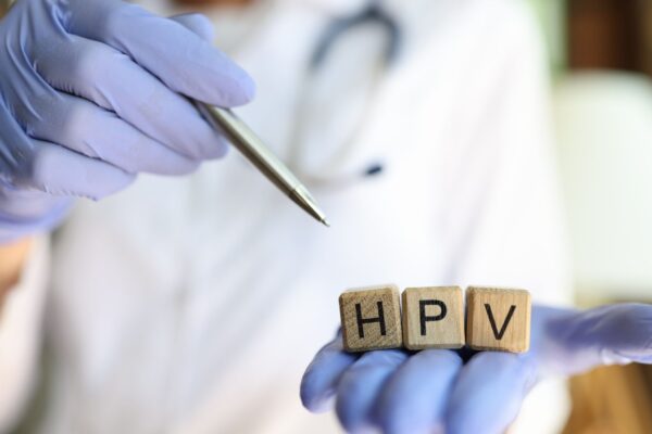 HPV causa 5% dos cânceres no mundo, alerta estudo. (Foto: Alexander's Images via Canva)
