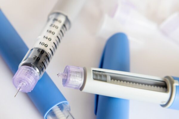 58% dos pacientes recuperam peso após parar a caneta emagrecedora. (Foto: Getty Images via Canva)