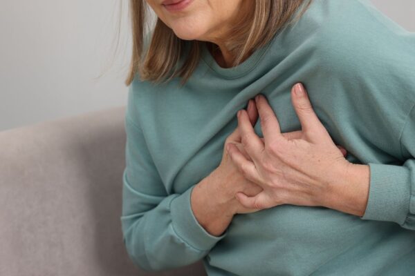 Novo adesivo ajuda o coração a se regenerar após infarto. (Foto: Africa Images via Canva)