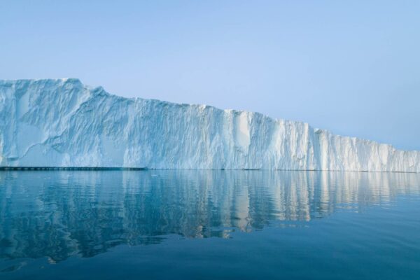 Águas profundas do Ártico aquecem mais rápido que o esperado. (Imagem: Getty Images/ Canva Pro)