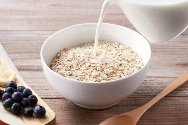 Aveia melhora foco e concentração de forma natural. (Foto: Aflo via Canva)
