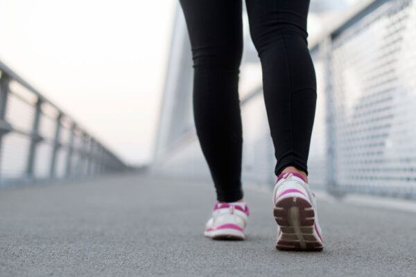Movimento diário reduz o risco de depressão e ansiedade. (Foto: Getty Images via Canva)