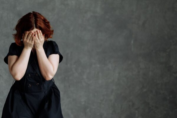 Estímulo cerebral reorganiza circuitos ligados ao humor. (Foto: Pexels via Canva)