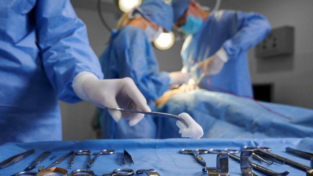 MasSpec Pen torna operações mais seguras e rápidas. (Foto: Getty Images via Canva)