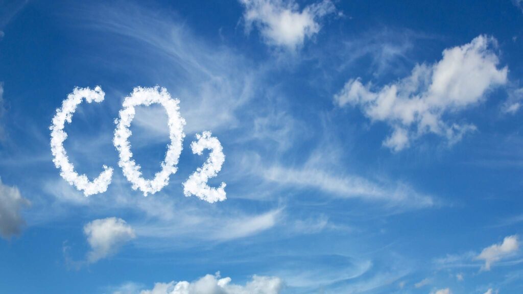 Relatório revela aquecimento acelerado e ameaça ao futuro (Imagem: Getty Images/ Canva Pro)
