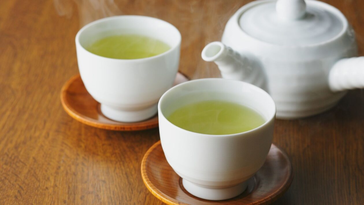 Chá de quebra-pedra auxilia na saúde dos rins e fígado. (Foto: Aflo Images via Canva)