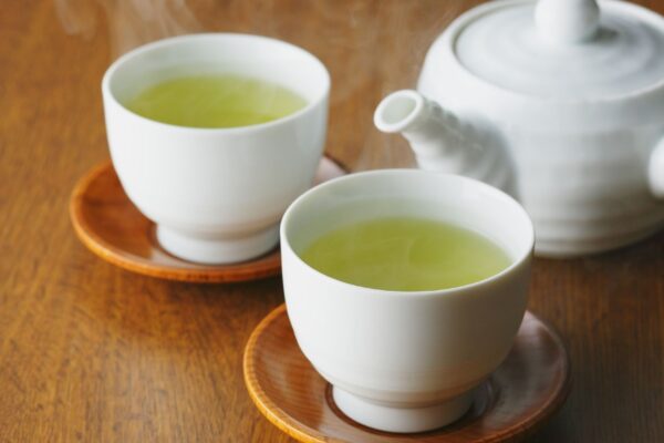 Chá de quebra-pedra auxilia na saúde dos rins e fígado. (Foto: Aflo Images via Canva)