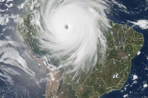 Três ciclones devem resfriar o Brasil e quebrar o padrão de calor. (Imagem: Gerada por IA/ Gemini)