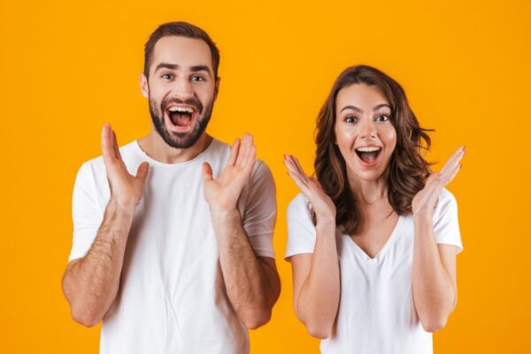 Cérebro reage de forma distinta a riscos em homens e mulheres. (Foto: Dean Drobot via Canva)