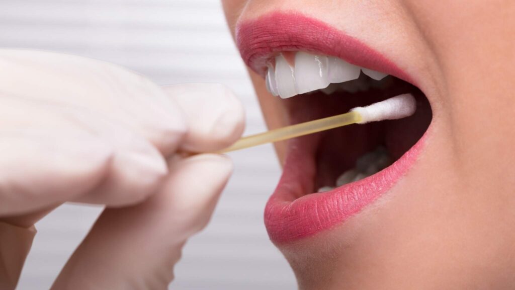 Genes da saliva humana mostram adaptações únicas ao longo da evolução (Imagem: Getty Images/ Canva Pro)
