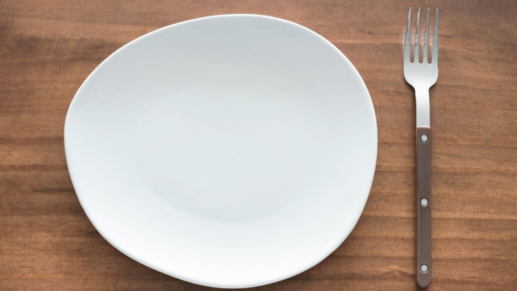 Falta de nutrientes pode agravar o câncer e atrasar o tratamento. (Foto: Kim Tatiana via Canva)