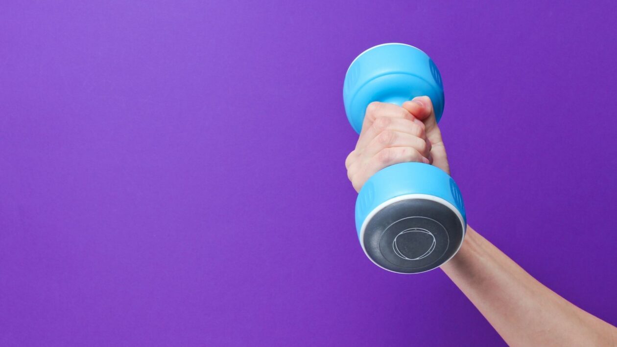 Molécula ativa reparo celular semelhante ao treino físico. (Foto: Vladimir Sukhachev via Canva)