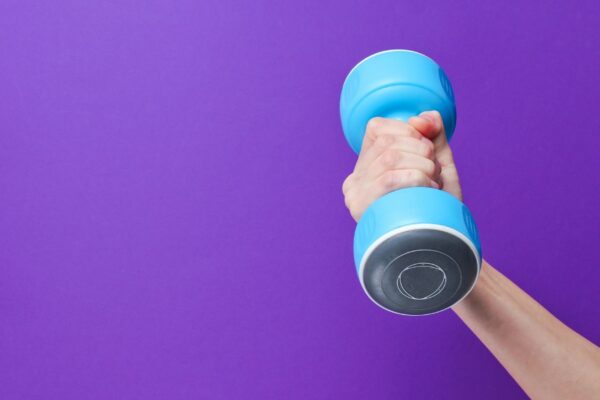 Molécula ativa reparo celular semelhante ao treino físico. (Foto: Vladimir Sukhachev via Canva)